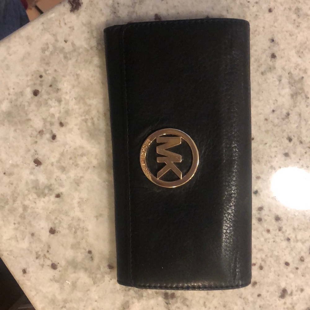 Michael kors black wallet